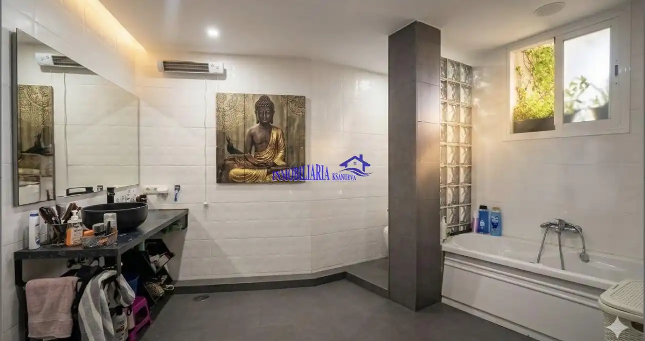 Baño de Ático en venta en Córdoba con Trastero