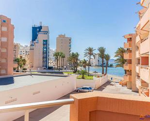 Dormitori de Apartament en venda en La Manga del Mar Menor amb Jardí privat, Terrassa i Moblat