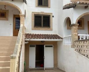 Vista exterior de Casa adosada en venda en Torrent amb Aire condicionat, Calefacció i Jardí privat