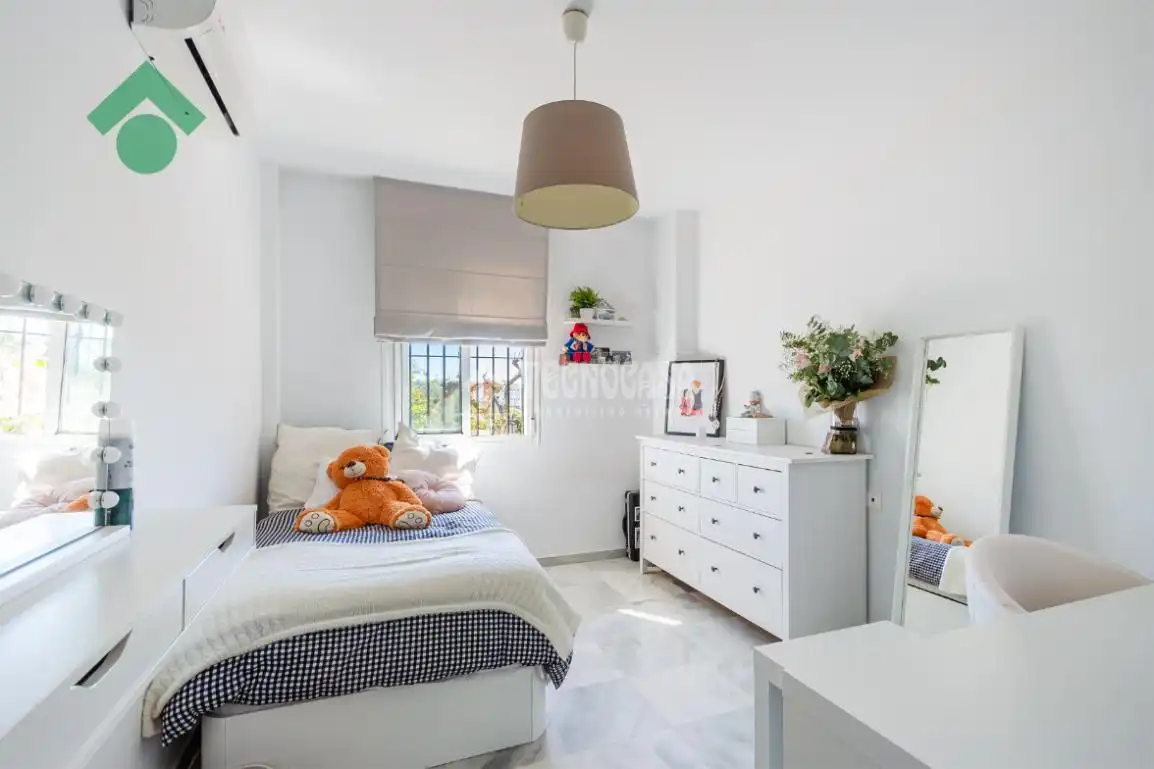 Bedroom of Flat for sale in Vélez-Málaga  with Air Conditioner and Furnished