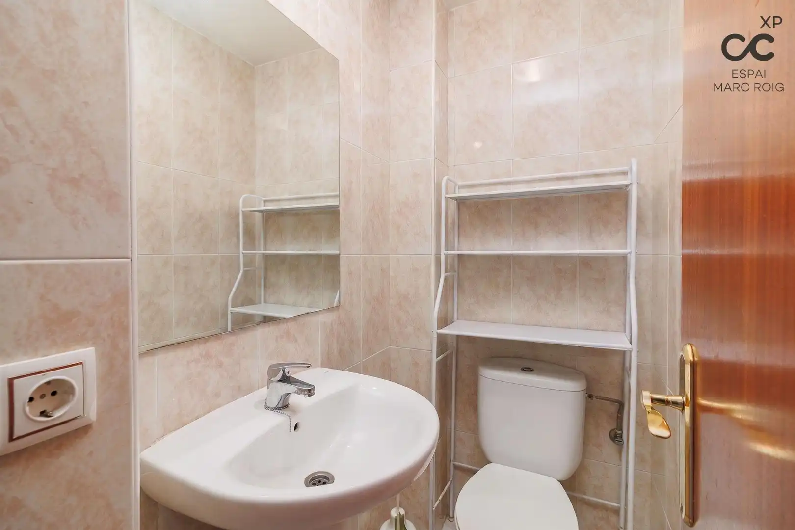 Badezimmer von Wohnung zum Verkauf in La Jonquera mit Klimaanlage, Heizung und Terrasse