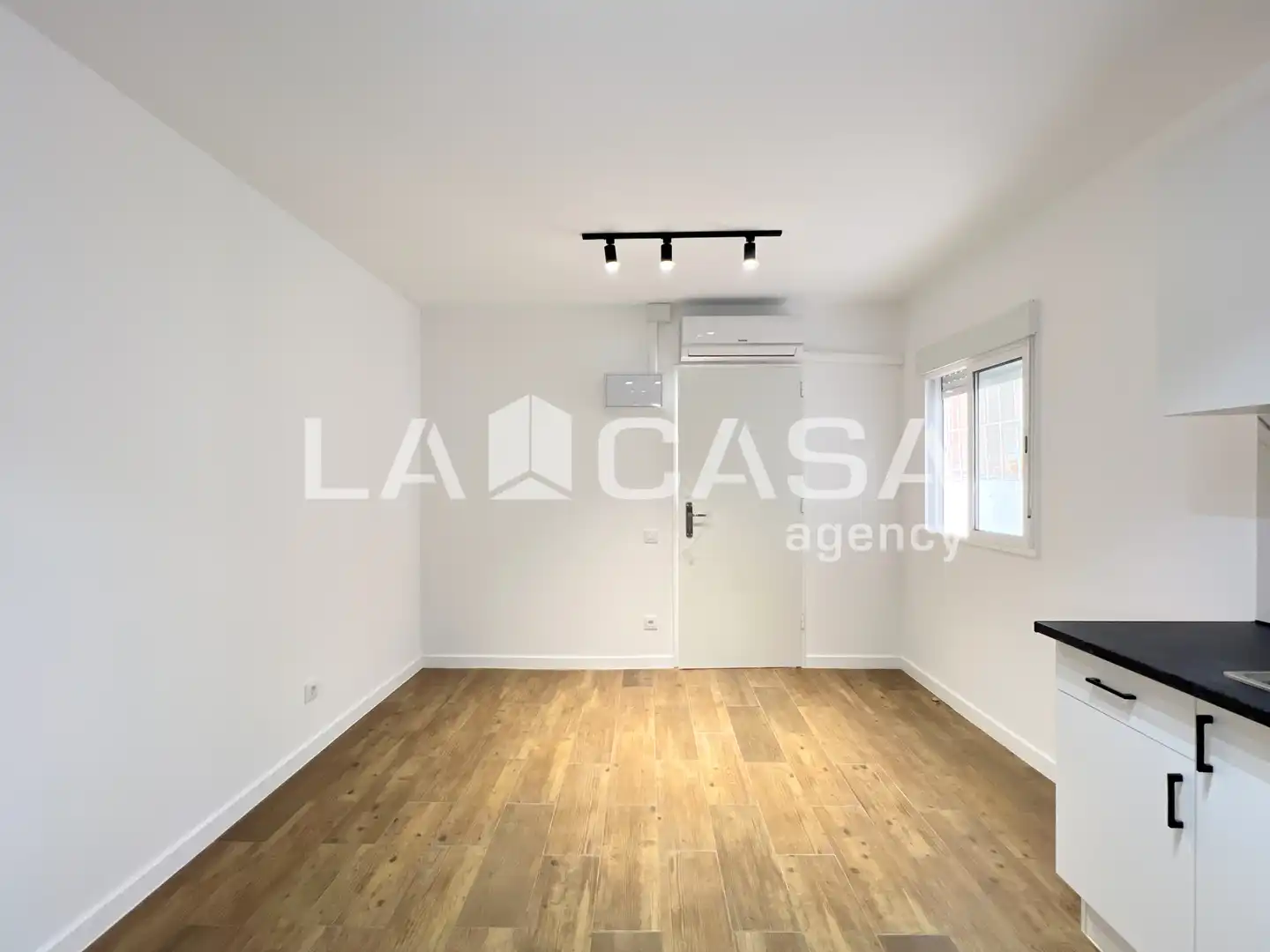 Local comercial en venta en Carrer de Juan Valera, imagen 29