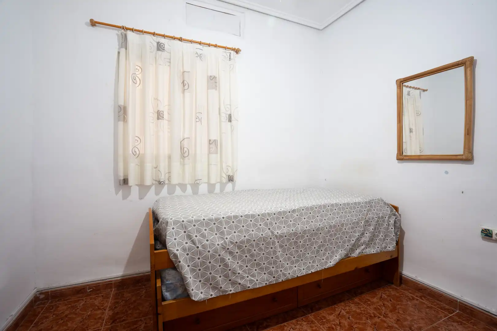 Habitación de Piso en venta en Valencia con Aire acondicionado, Calefacción y Jardín privado