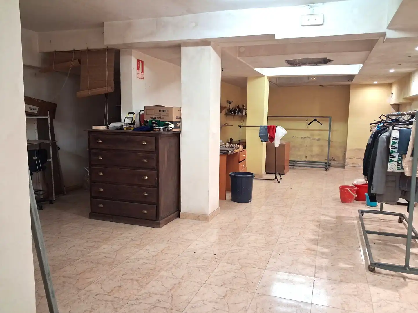 Local en venda en Zaragoza amb Moblat i Alarma