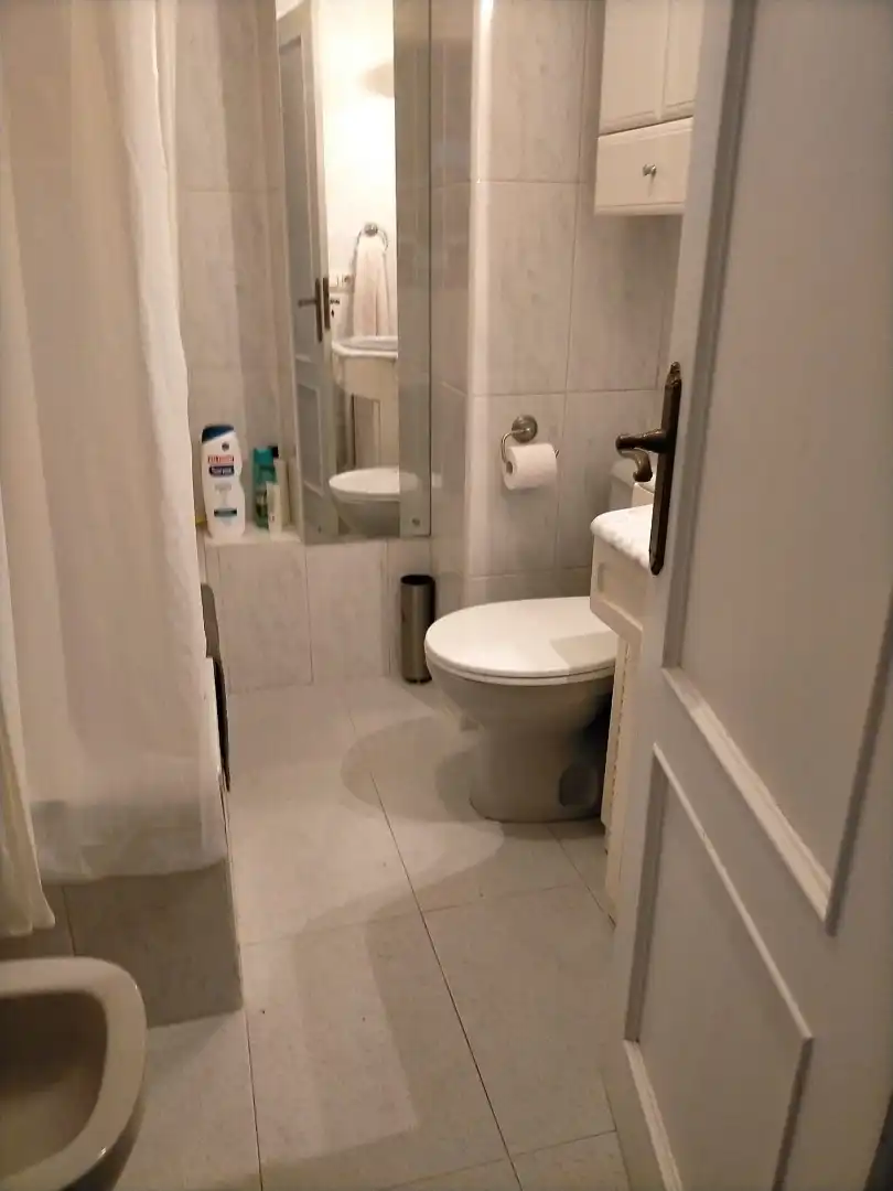 Bathroom of Flat for sale in Ourense Capital   with Heating, Parquet flooring and Storage room