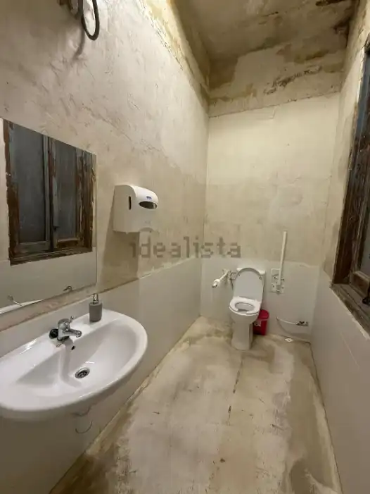 Bathroom of Commercial properties for rent in Madrid