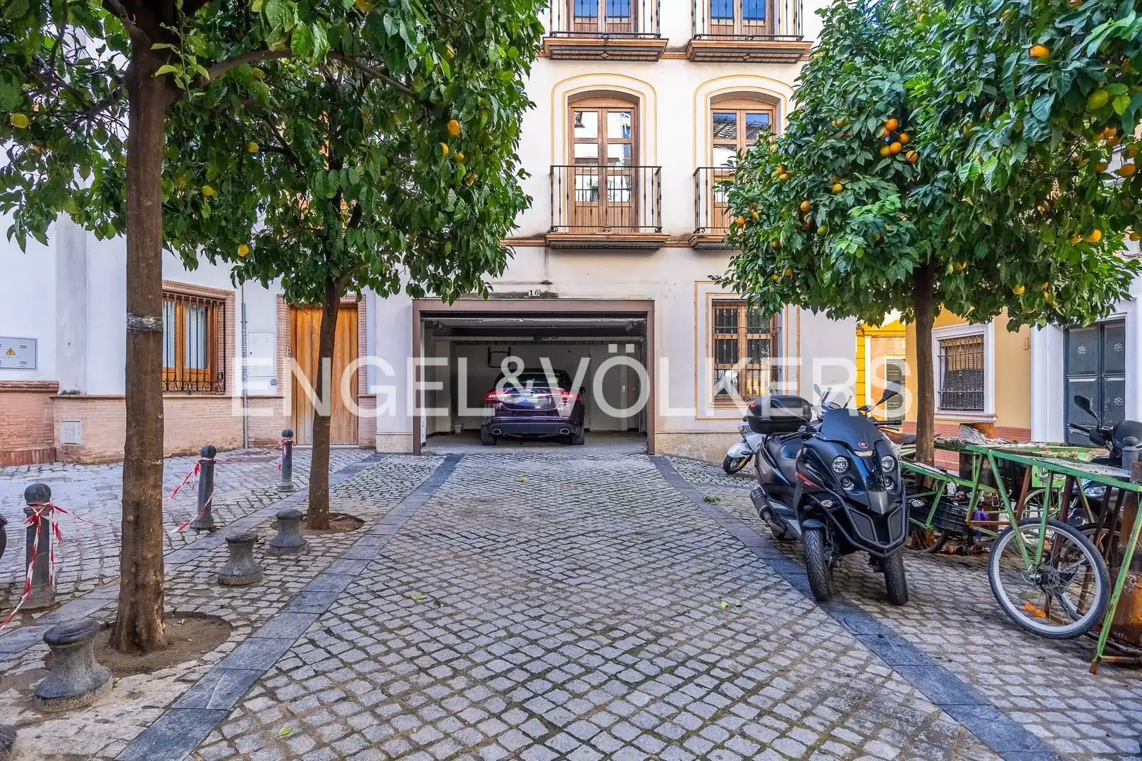 Exterior view of Houses for sale in Sevilla  with Air Conditioner, Heating and Storage room