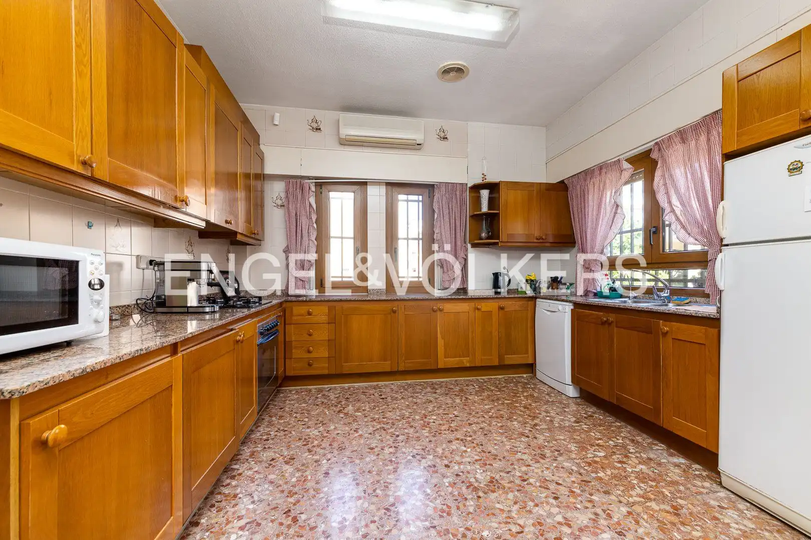 Cocina de Finca rústica en venta en Torrevieja con Aire acondicionado, Calefacción y Jardín privado