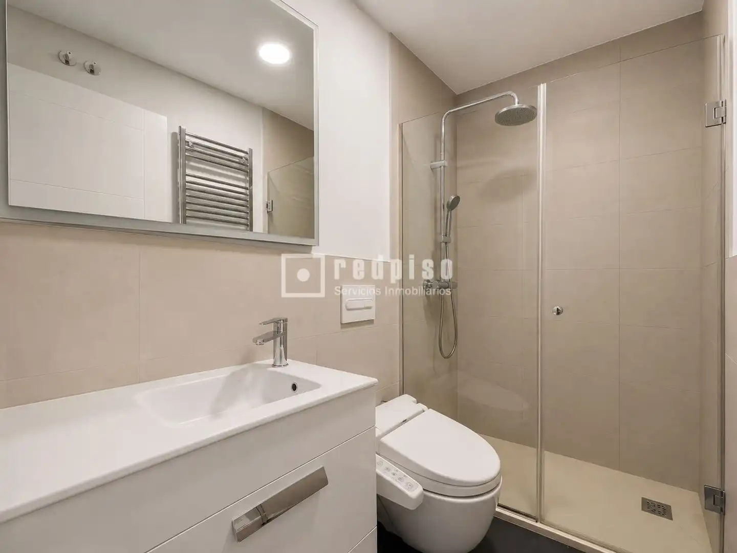 Bany de Dúplex en venda en Madrid amb Aire condicionat, Calefacció i Parquet