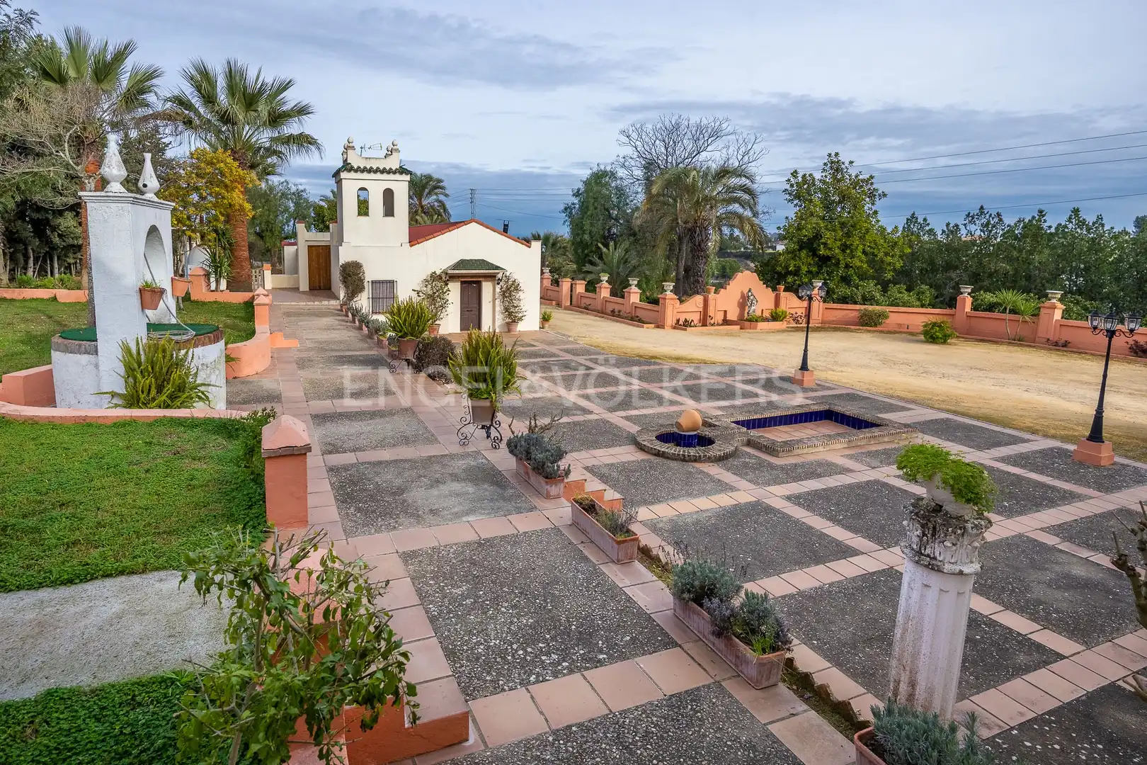 Vista exterior de Finca rústica en venta en Olivares con Calefacción, Jardín privado y Piscina