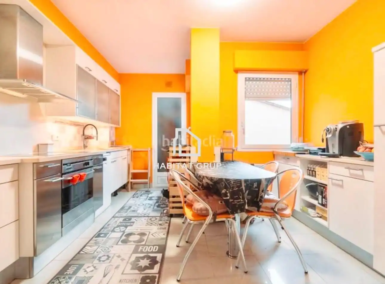 Cocina de Dúplex en venta en Girona con Calefacción, Terraza y Trastero