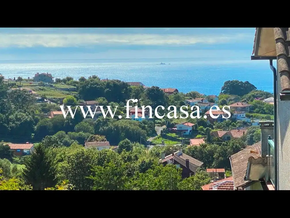 Casa o chalet en venta en Vigo  con Calefacción, Jardín privado y Parquet