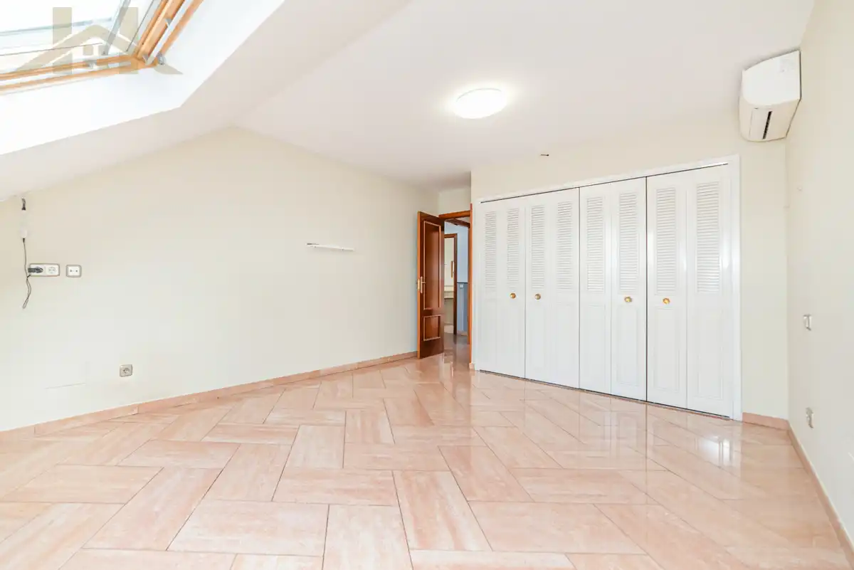 Houses for rent in Calle Cedros, Zona Monte El Pilar