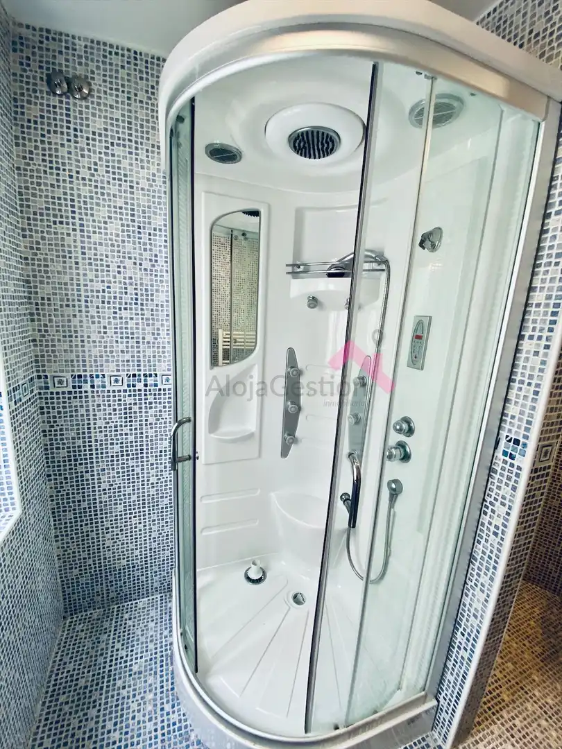 Piso de alquiler en Calle Alonso de Ojeda, Salesas