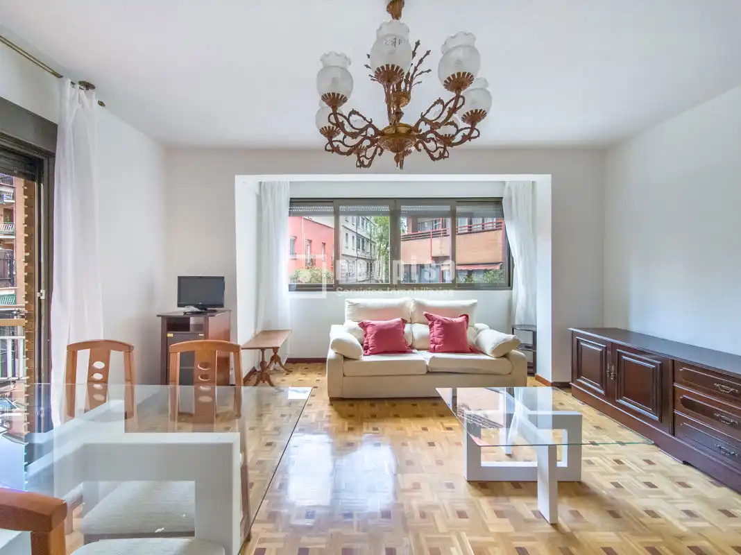 Sala d'estar de Pis de lloguer en Madrid amb Aire condicionat, Calefacció i Parquet
