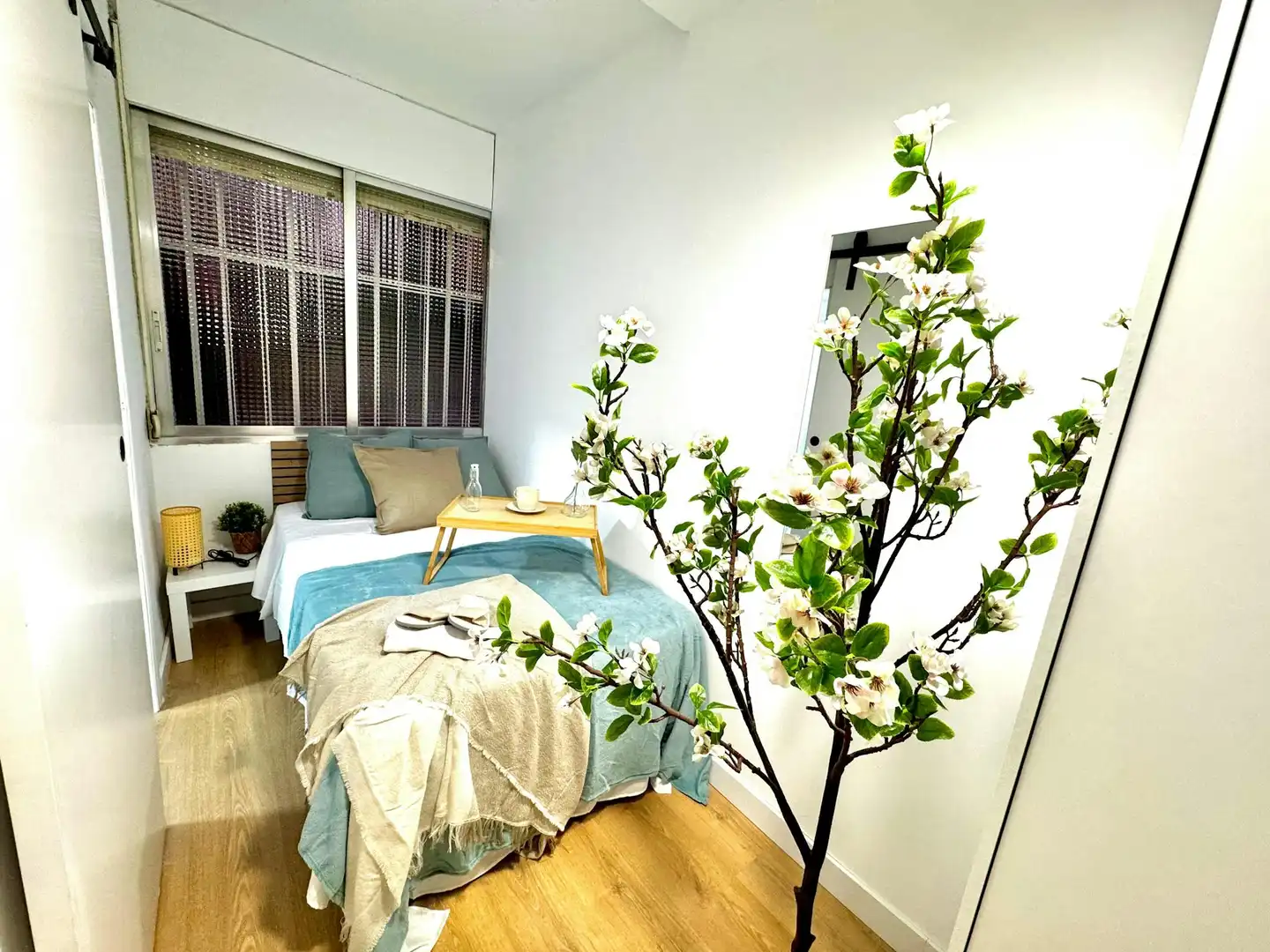 Habitación de Piso para compartir en  Madrid Capital con Aire acondicionado, Calefacción y Amueblado