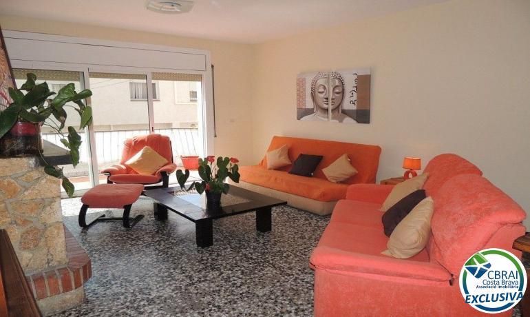 Living room of Single-family semi-detached for sale in Llançà  with Heating, Private garden and Furnished