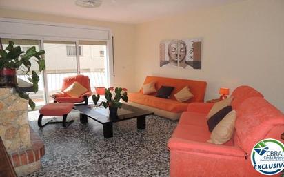 Sala d'estar de Casa adosada en venda en Llançà amb Calefacció, Moblat i Forn