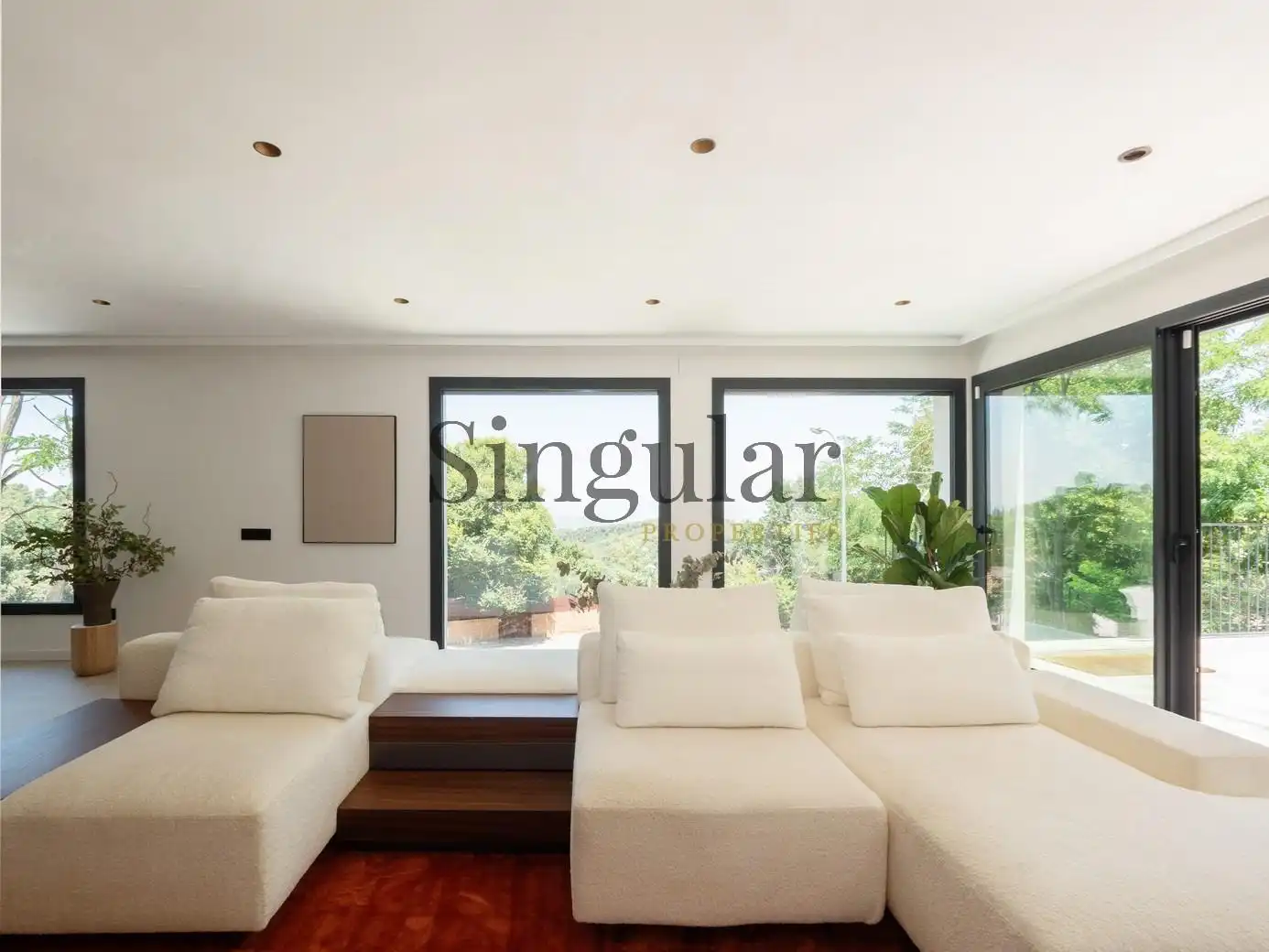 Sala d'estar de Casa o xalet en venda en Sant Cugat del Vallès amb Aire condicionat, Calefacció i Jardí privat