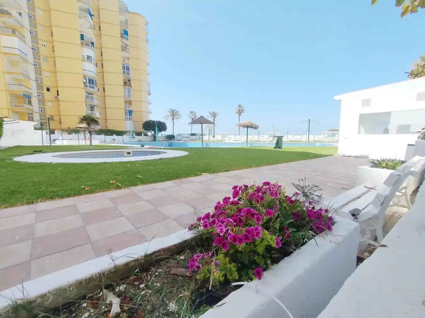Piscina de Apartamento de alquiler en Torrenueva Costa con Jardín privado, Terraza y Amueblado