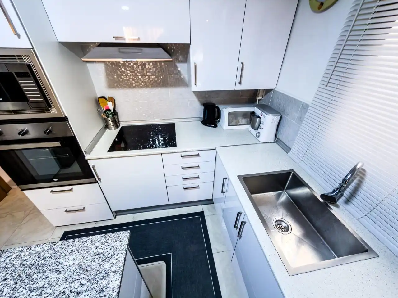 Kitchen of Flat for sale in Canals  with Air Conditioner and Balcony