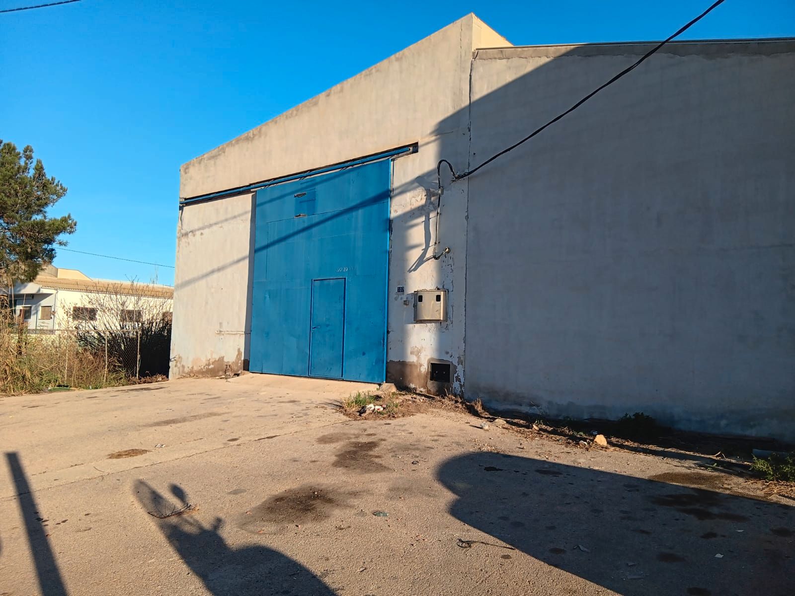 Vista exterior de Nave industrial en venta en  Murcia Capital