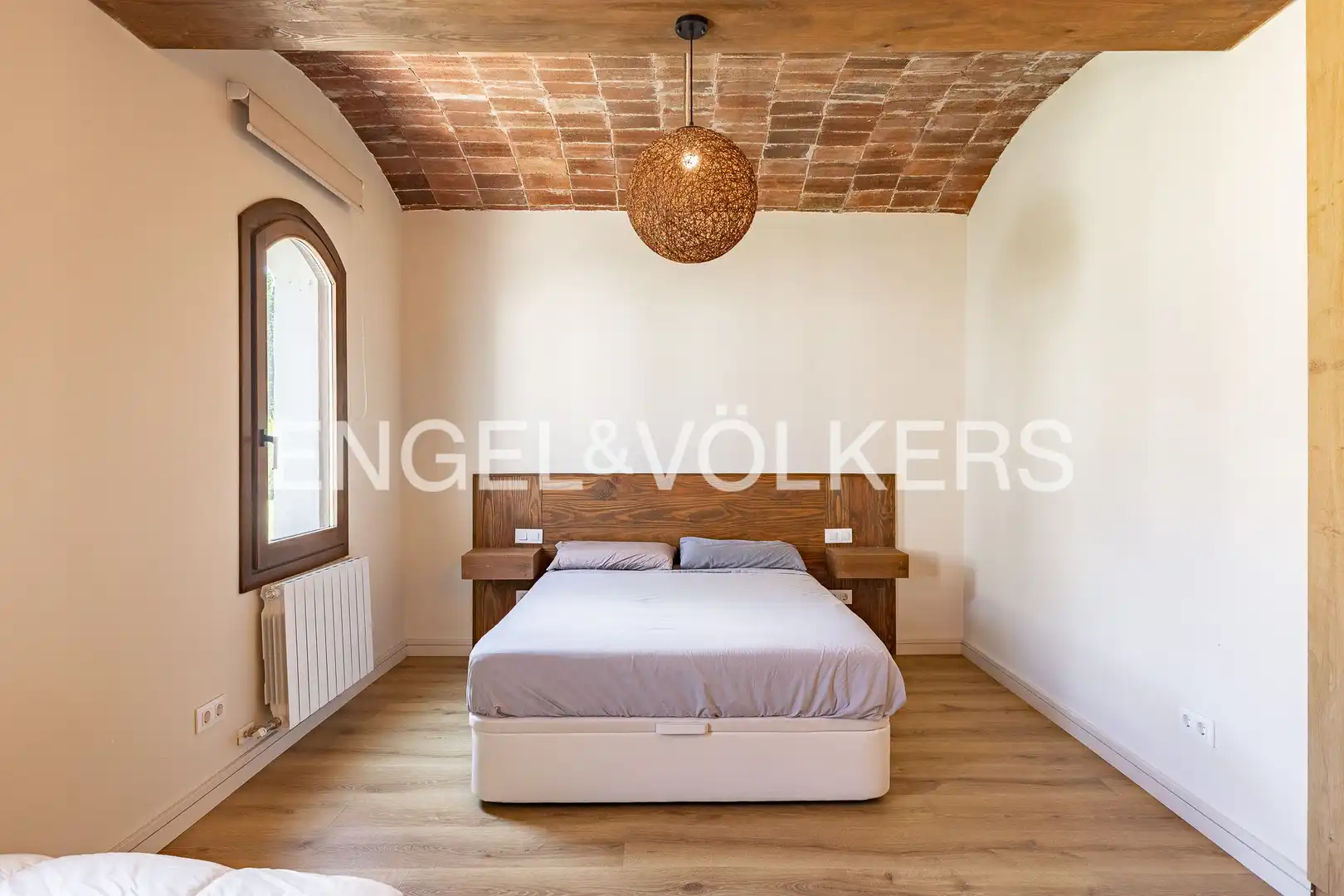 Schlafzimmer von Haus oder Chalet zum Verkauf in La Vall d'en Bas mit Heizung und Privatgarten