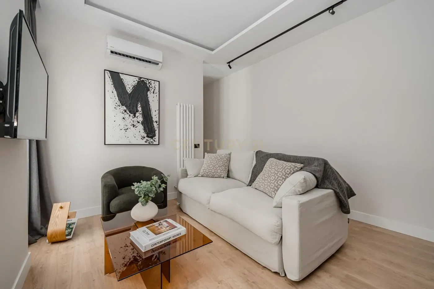 Sala d'estar de Apartament en venda en  Madrid Capital amb Aire condicionat, Moblat i Balcó