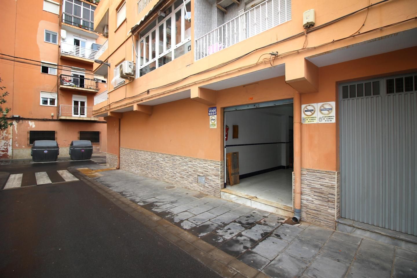 Vista exterior de Garatge en venda en  Almería Capital