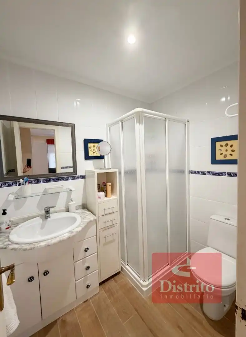 Badezimmer von Wohnung zur Miete in Ribamontán al Mar mit Heizung, Abstellraum und Möbliert