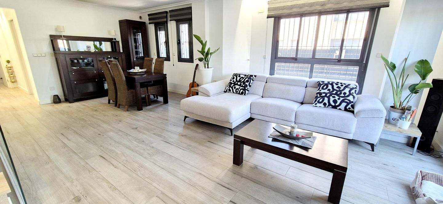 Living room of House or chalet for sale in Elche / Elx  with Air Conditioner, Terrace and Community pool