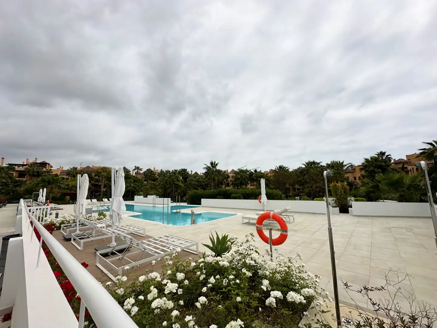 Piscina de Planta baixa en venda en Estepona amb Aire condicionat, Terrassa i Traster