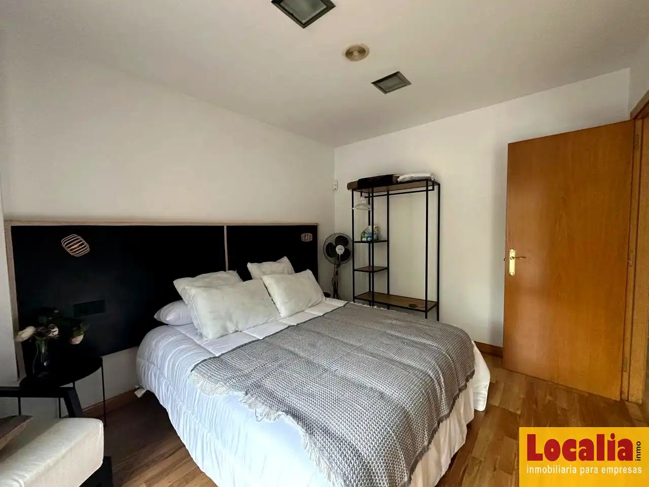Bedroom of Flat for sale in Torrelavega   with Air Conditioner, Heating and Storage room