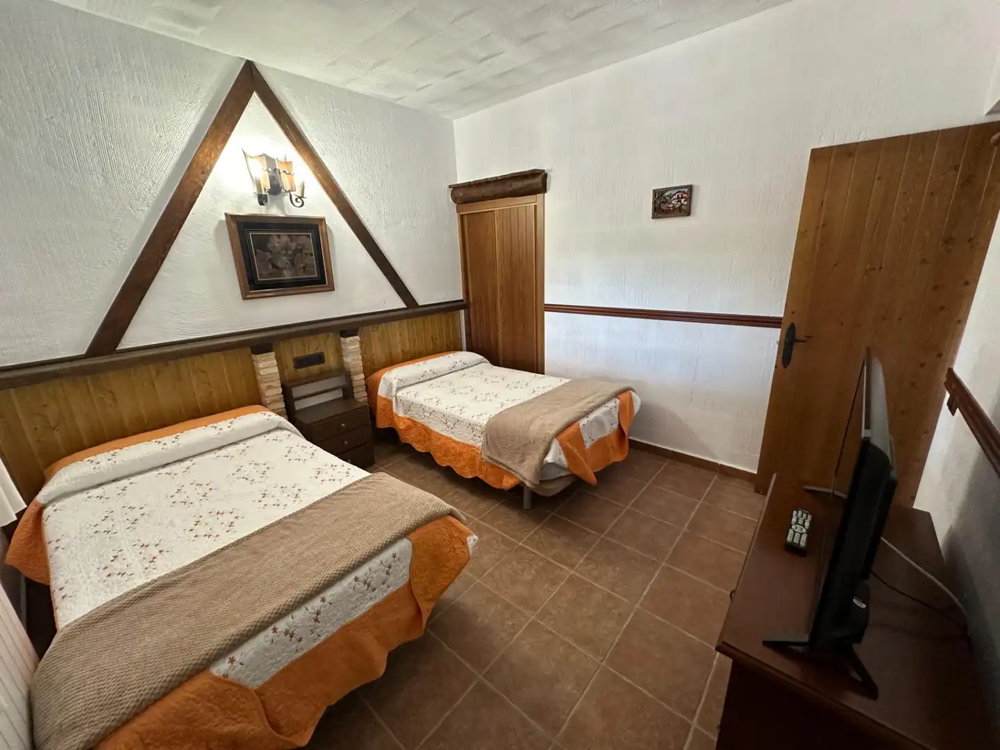 Bedroom of Houses for sale in Villar de Olalla  with Air Conditioner, Heating and Private garden