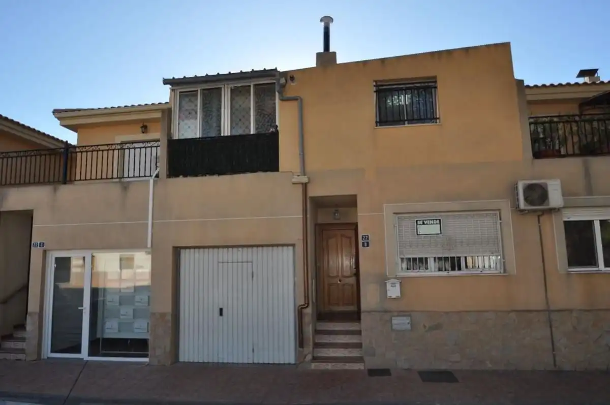 Chalet en venta en El Pinós / Pinoso