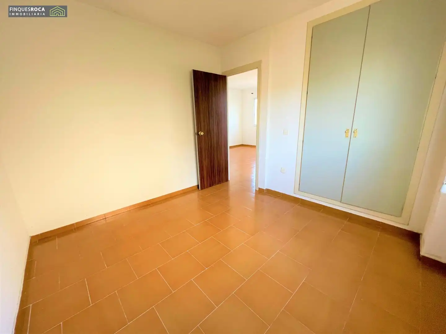 Wohnungen zum Verkauf in Alcanar mit Privatgarten, Terrasse und Alarm