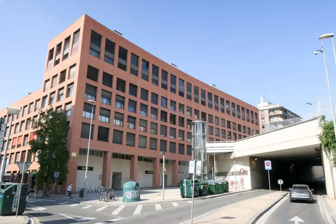 Vista exterior de Piso en venta en  Pamplona / Iruña con Calefacción