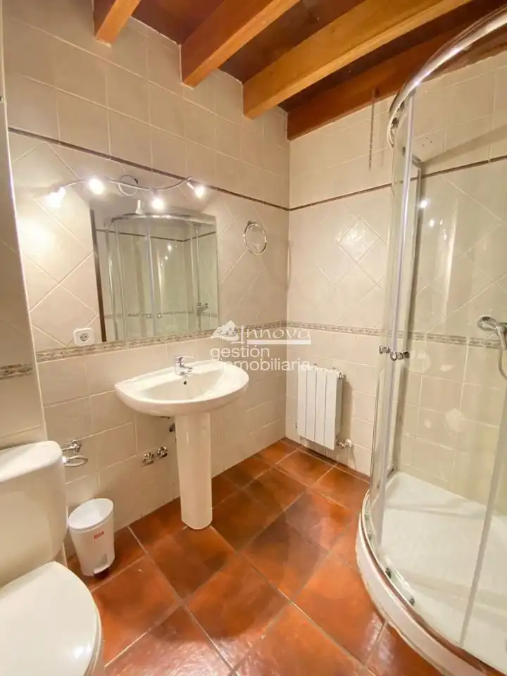 Bathroom of Houses for rent in Segovia  with Heating, Terrace and Furnished