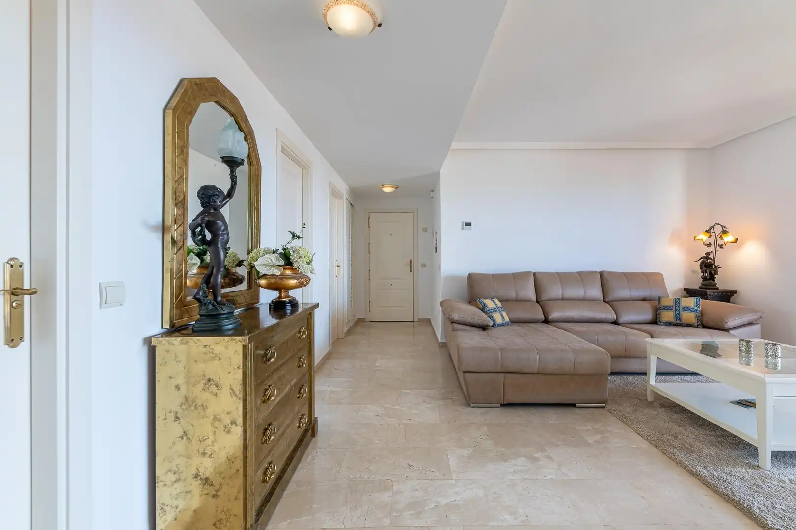 Sala de estar de Apartamento en venta en Benalmádena con Aire acondicionado, Calefacción y Jardín privado