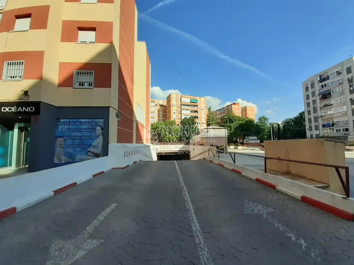 Vista exterior de Garatge en venda en Móstoles
