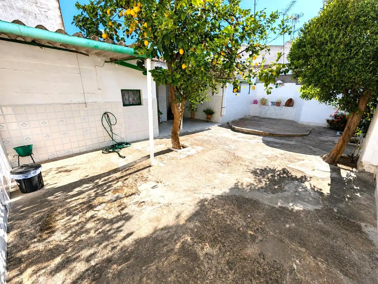 Vista exterior de Casa o chalet en venta en Puebla de la Calzada con Jardín privado y Terraza