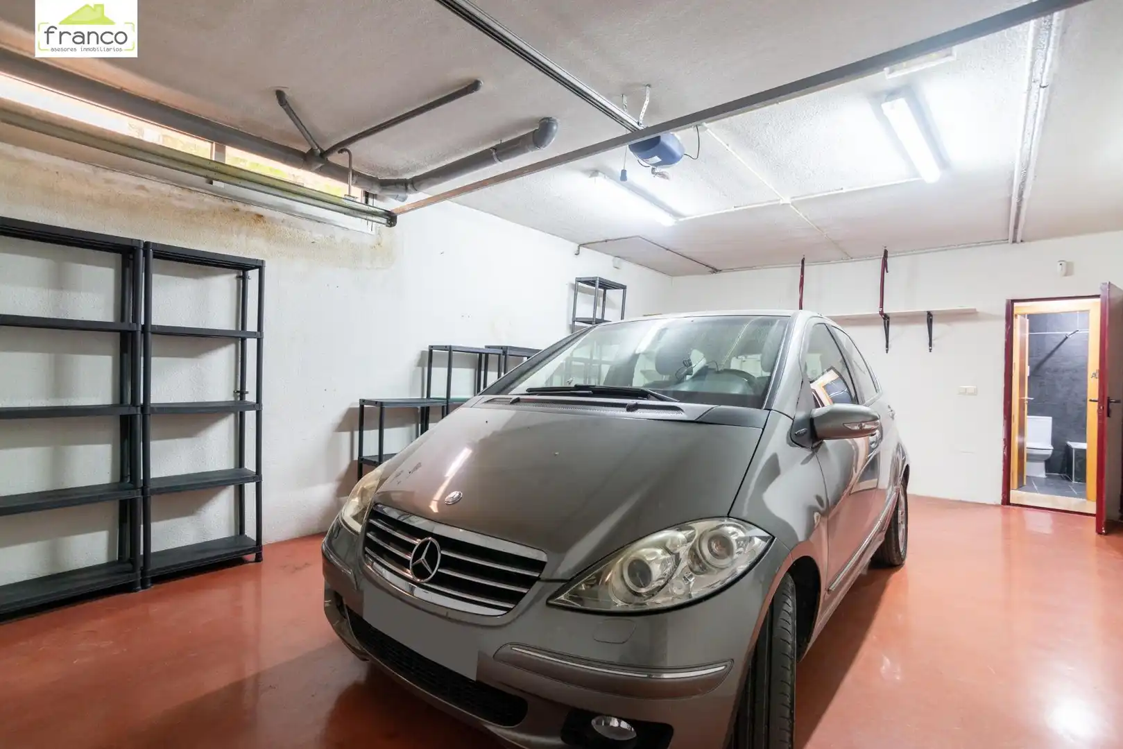 Parking de Casa adosada en venta en Murcia con Aire acondicionado, Calefacción y Jardín privado