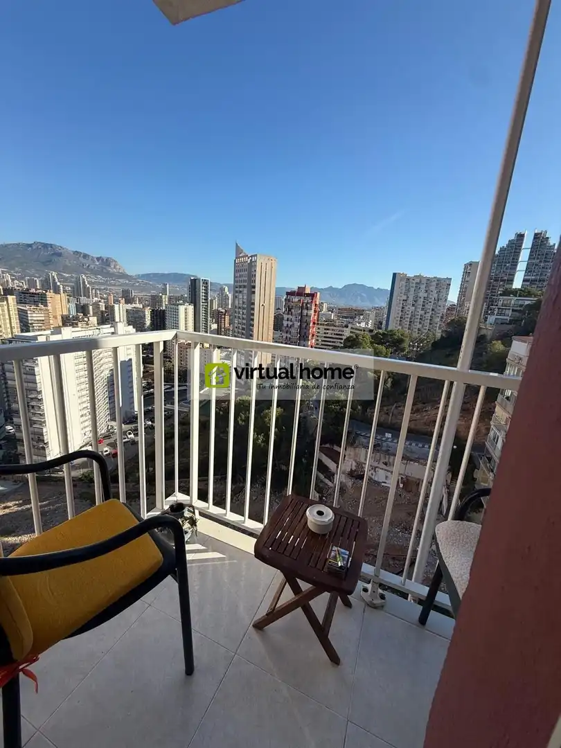 Habitación de Piso en venta en Benidorm con Aire acondicionado, Terraza y Amueblado