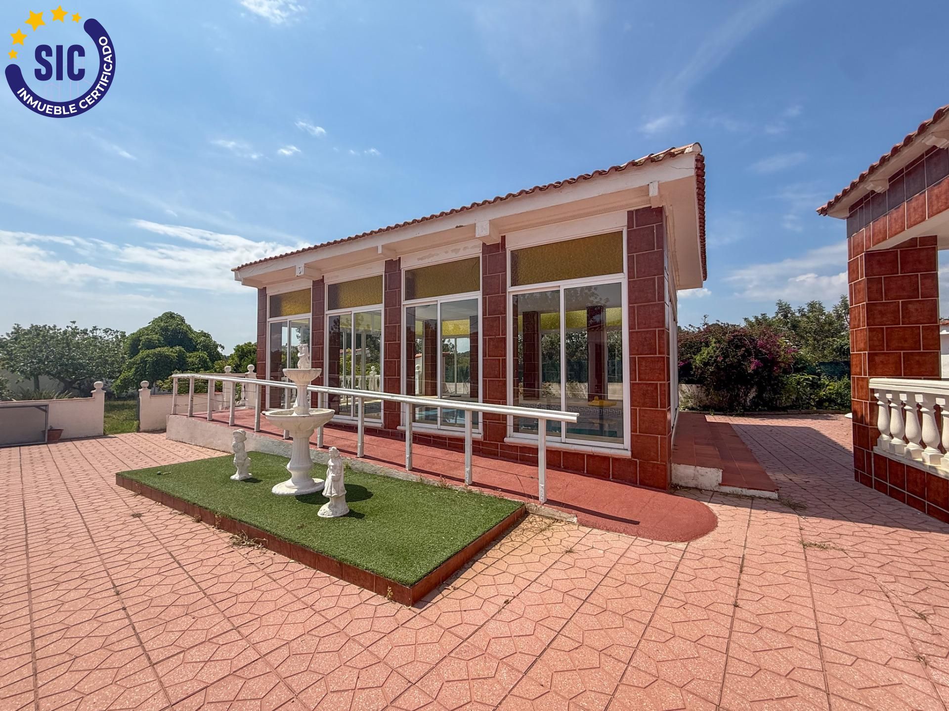 Vista exterior de Casa o xalet en venda en Olocau amb Aire condicionat, Calefacció i Jardí privat