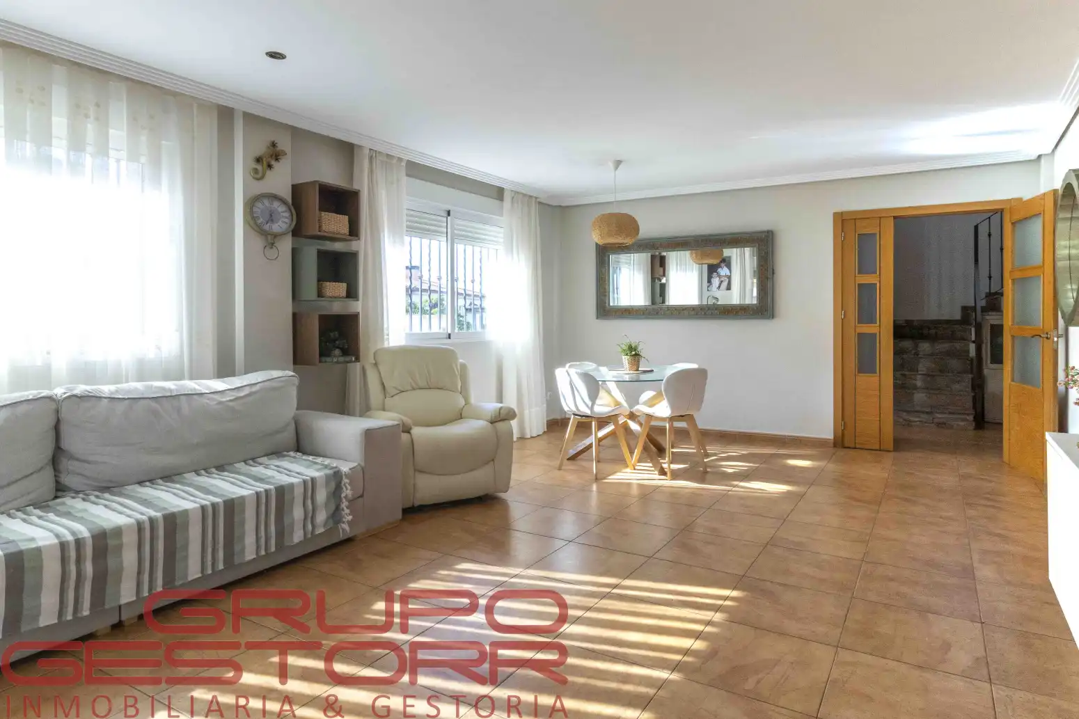 Sala d'estar de Casa o xalet en venda en Torrent amb Jardí privat, Terrassa i Traster