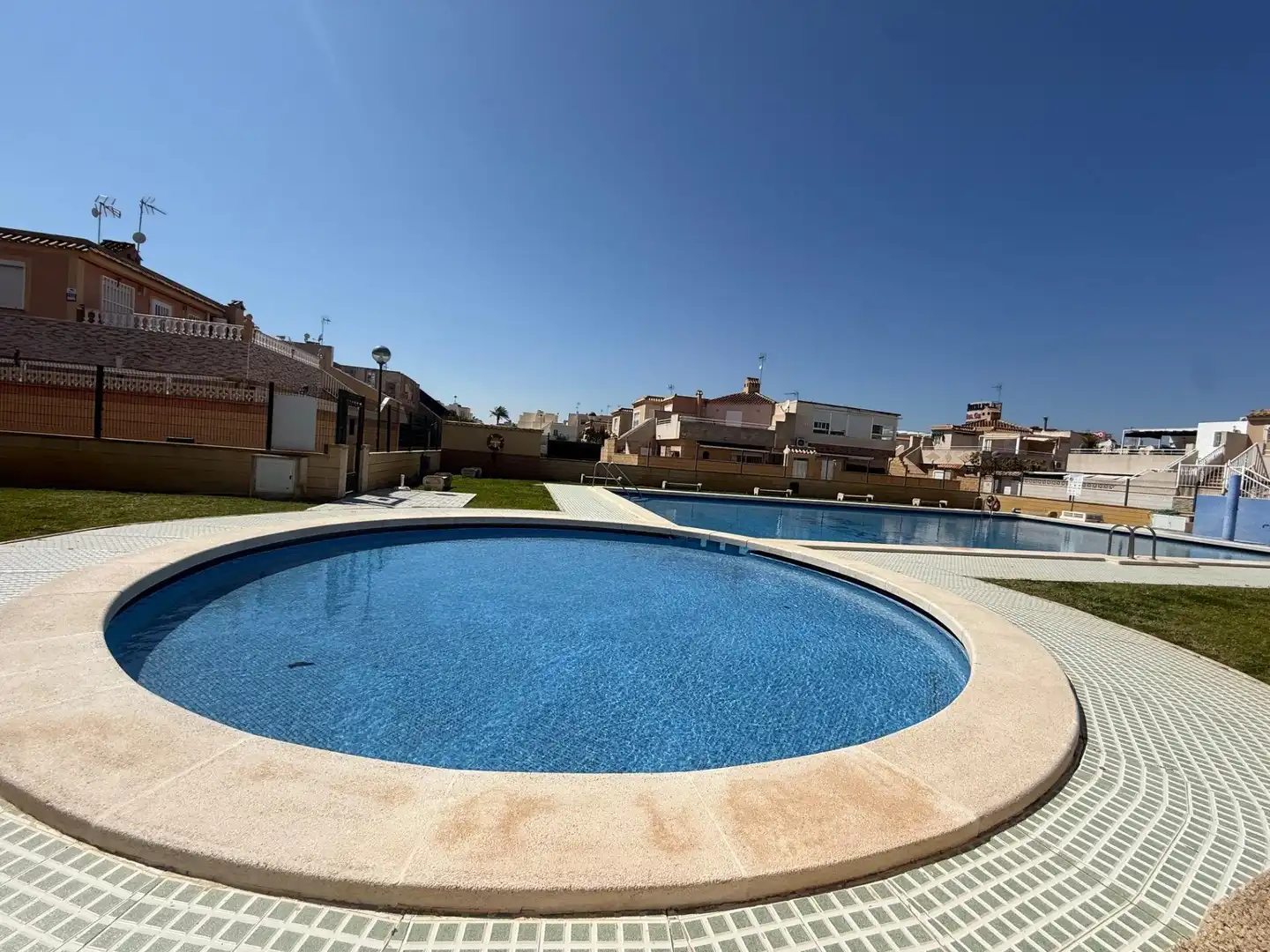 Piscina de Finca rústica en venta en Torrevieja con Piscina y Piscina comunitaria