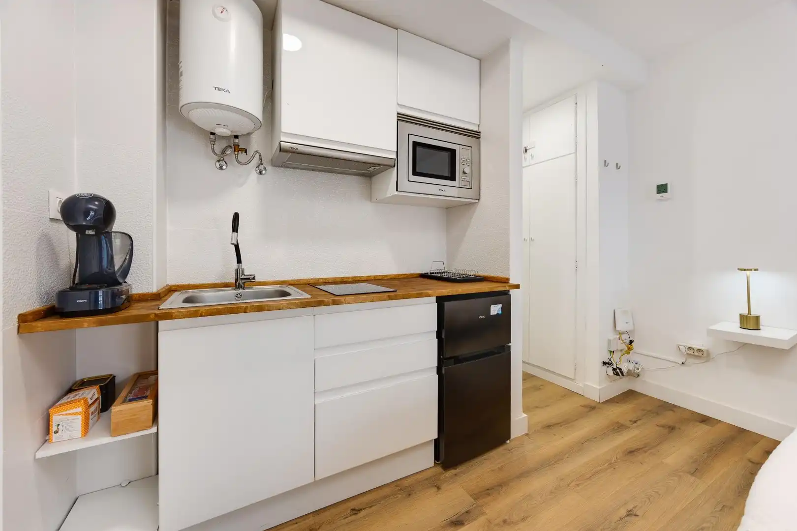 Kitchen of Study for sale in Torrevieja  with Air Conditioner, Terrace and Balcony