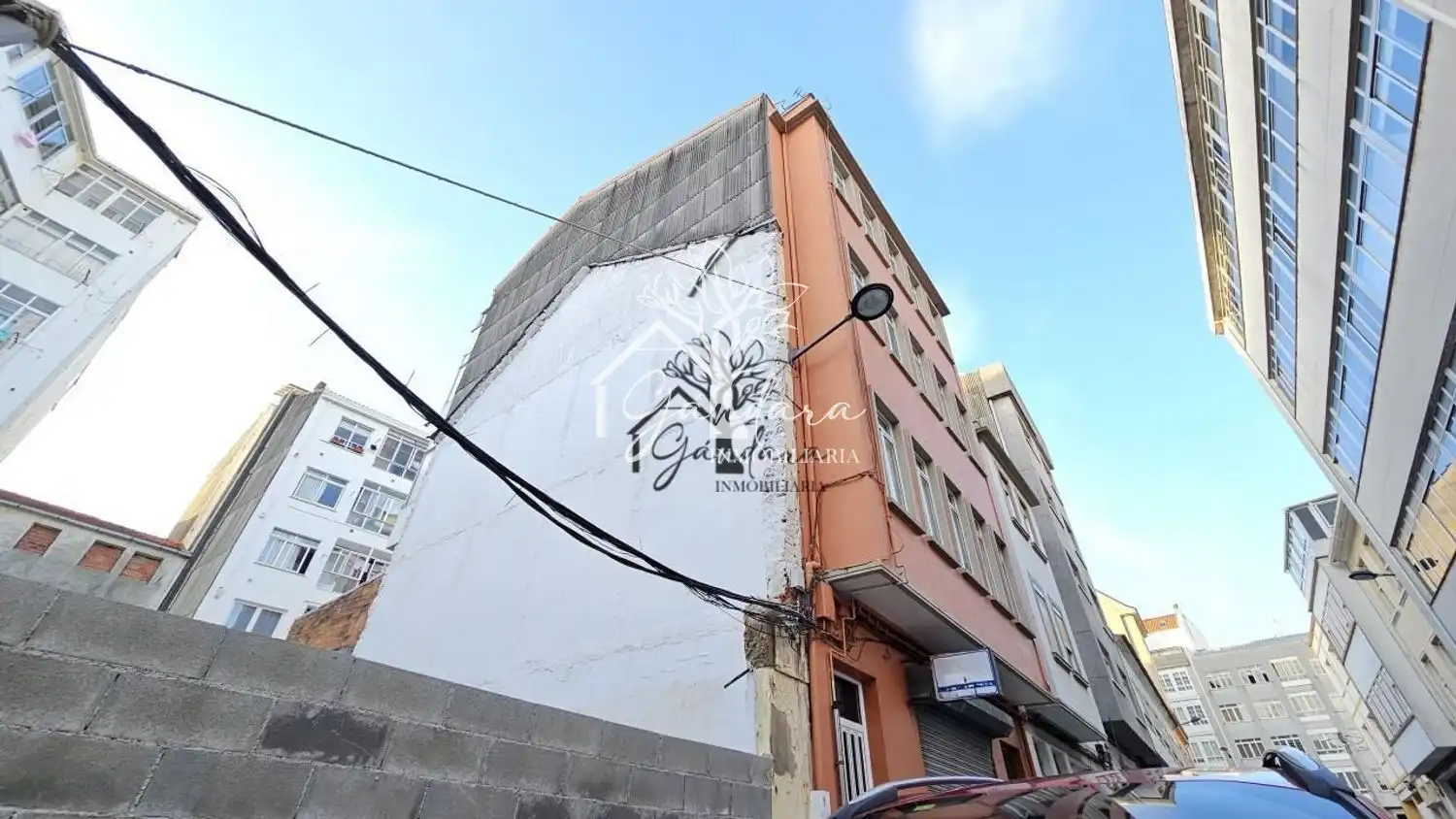 Vista exterior de Edifici en venda en Ferrol