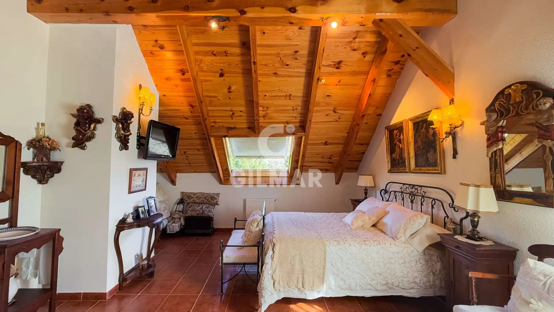 Dormitori de Casa o xalet en venda en Navacerrada amb Calefacció, Jardí privat i Piscina