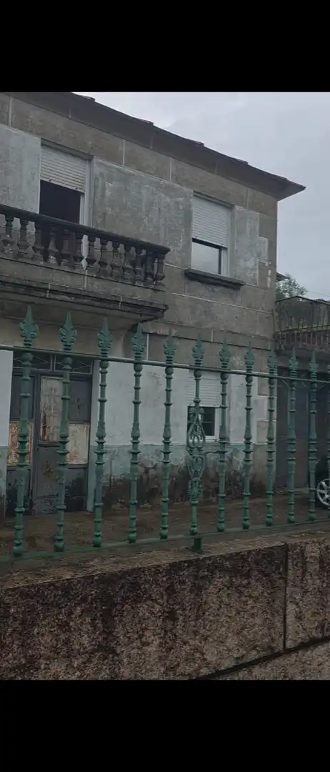 Vista exterior de Casa o xalet en venda en Vigo  amb Jardí privat, Terrassa i Balcó